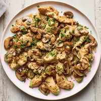 Creamy Chicken Stroganoff with tender chicken, a rich mushroom sauce, and fresh parsley, perfect for dinner.